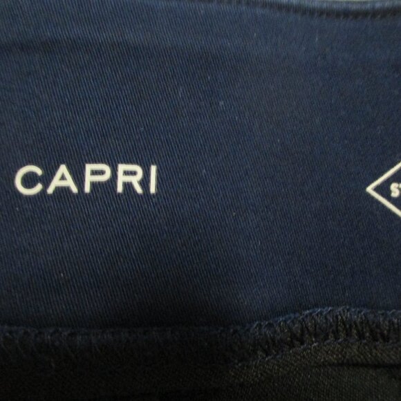 St. John's Bay navy capris pull on elastic waist, soft, stretchy size 24W - Picture 3 of 8